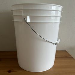 5 Gallon Buckets 