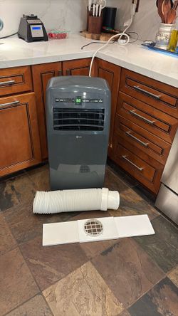 Air conditioner 200$ firm cash only 12000btus will absolutely cool a large area very clean and ice cold