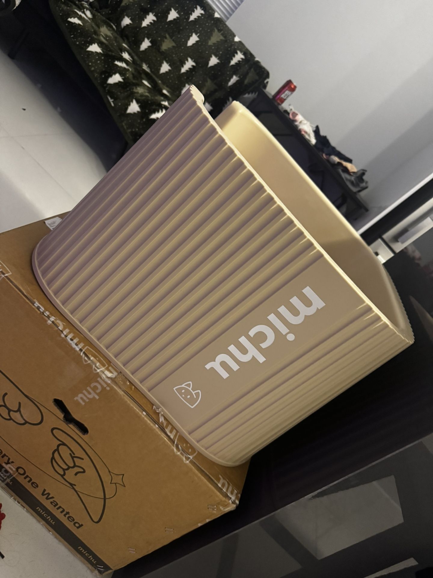 Michu XXL litter Box Boba