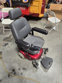 Electric wheelchair