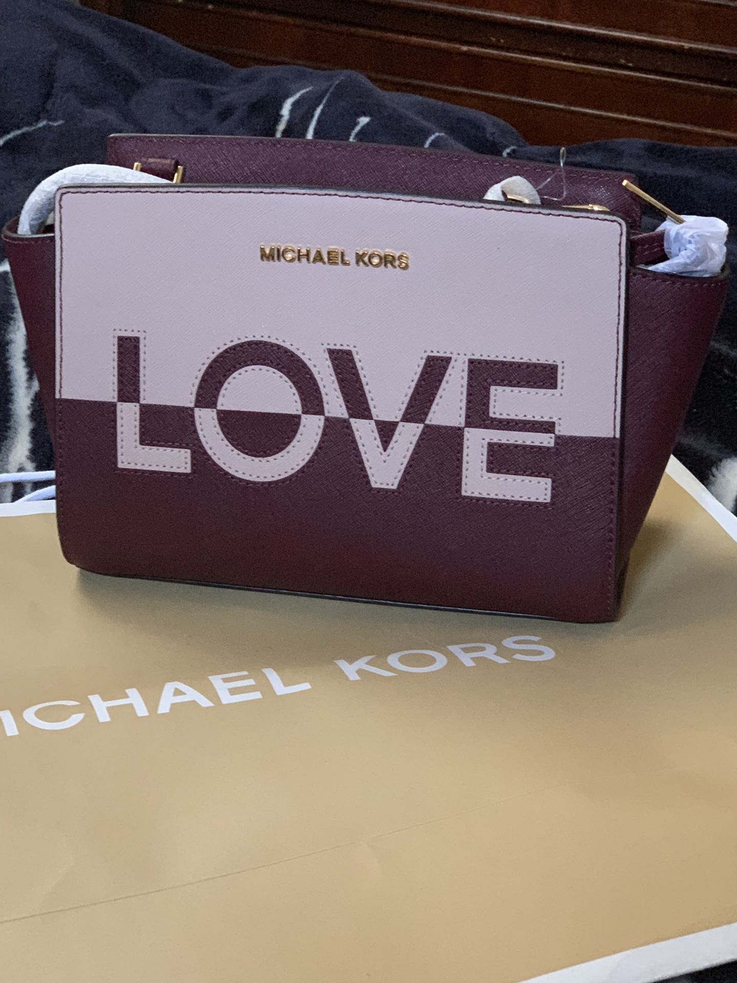 Michael Kors Selma Messenger Bag
