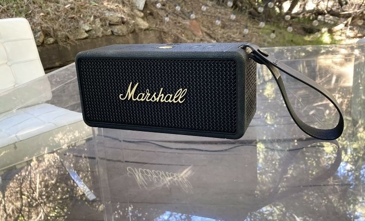 Marshall Middleton Portable Bluetooth Speaker