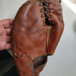 1920s LEATHER BASEBALL GLOVE