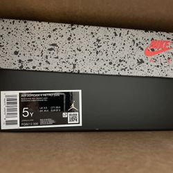 Brand New Jordan 4 Reimagined Size 5Y (6.5 Women’s) NEGOTIABLE 