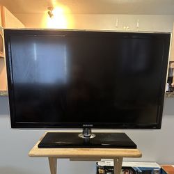 Samsung D4000 series 32" 720p 60Hz LED-LCD HDTV