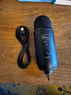 Blue Yeti Mic + Boom Arm