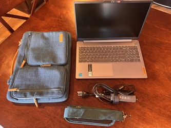 Lenovo IdeaPad Slim 3 (15.6 Size) - LIKE NEW Laptop & Case