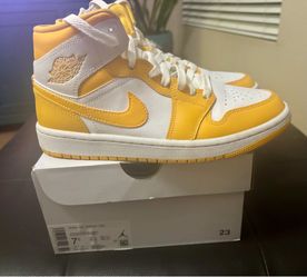 Nike Hightop Jordan sneakers