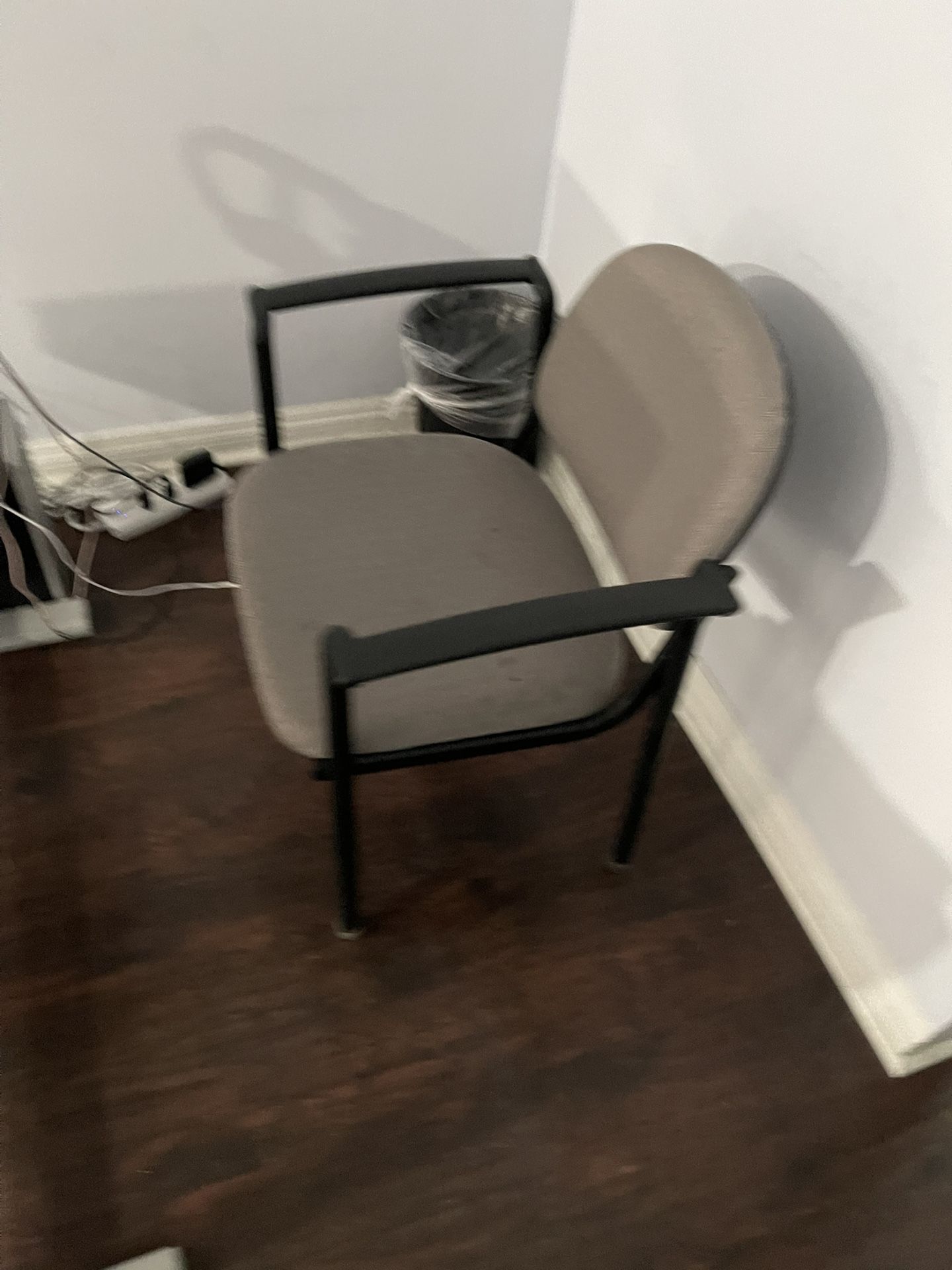 Office Chairs 