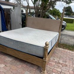 King bed with matress