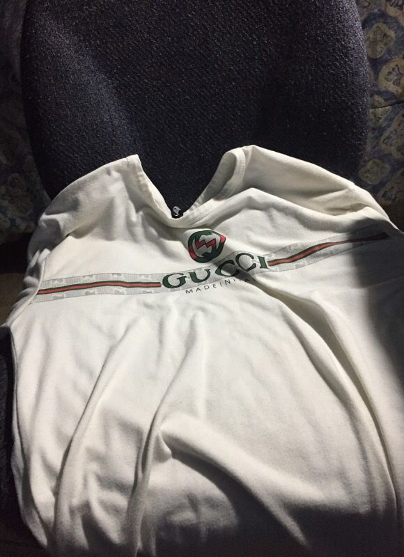 Gucci T shirt (medium)