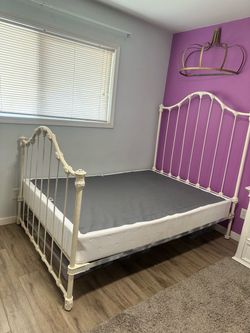 Antique Wrought Iron Full Size Bed & Boxspring