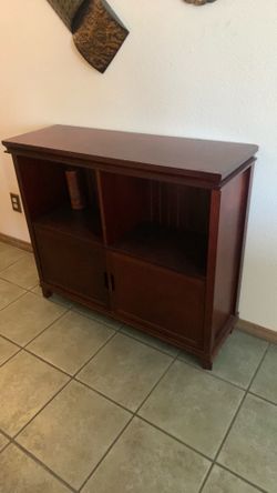 Nice Tv stand
