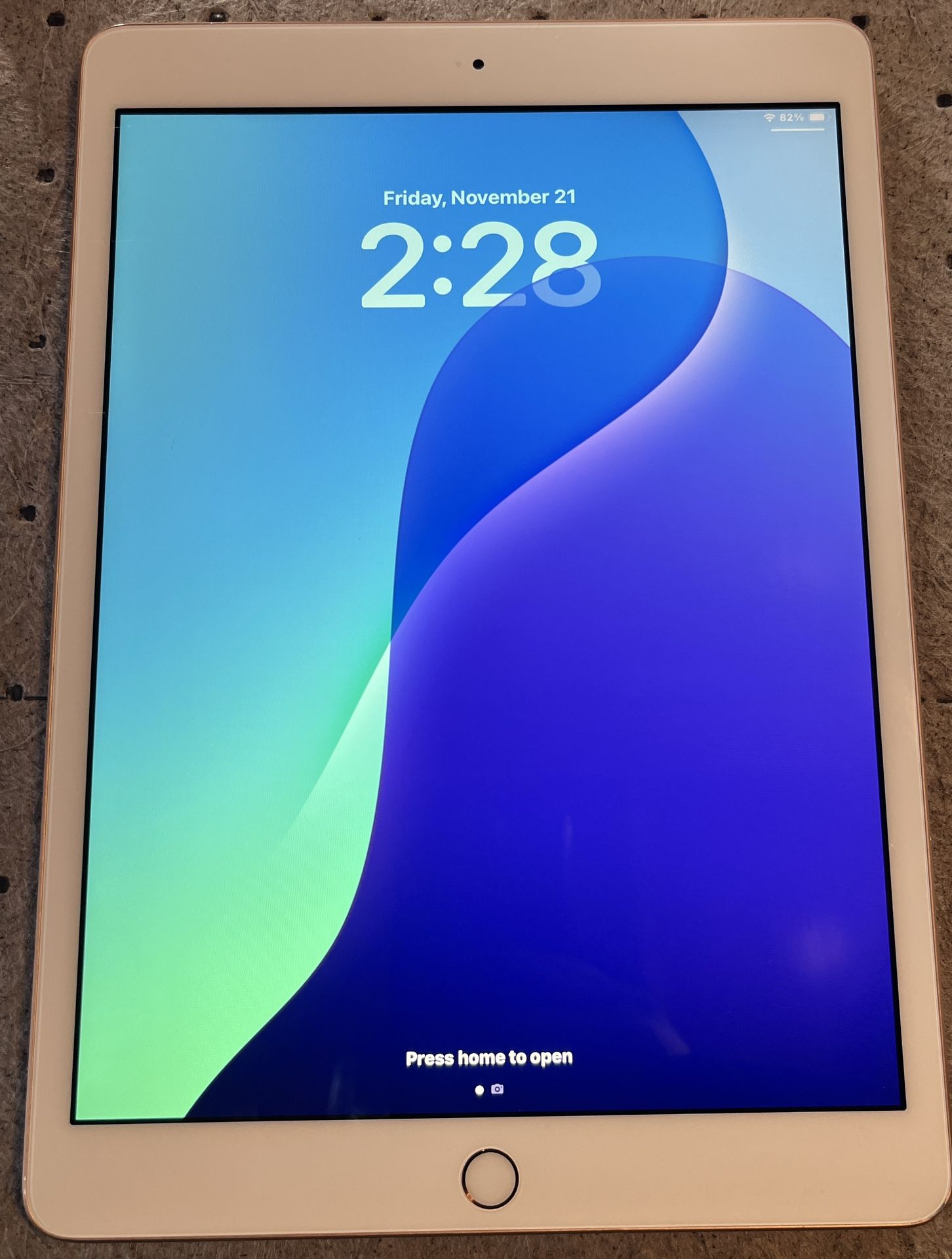 Apple iPad 7th Generation -128 GB Fully Reset Ready For Use - iPad iOS 18.7.2- Good Condition 