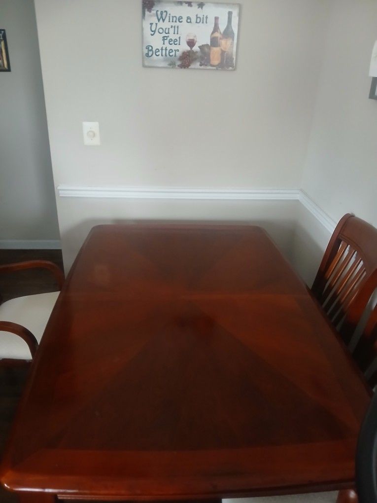 Cherry Finished Traditional Dinning Room Set Comes With 5 Chairs