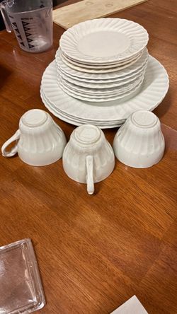 Set of dishes  (20 pieces)