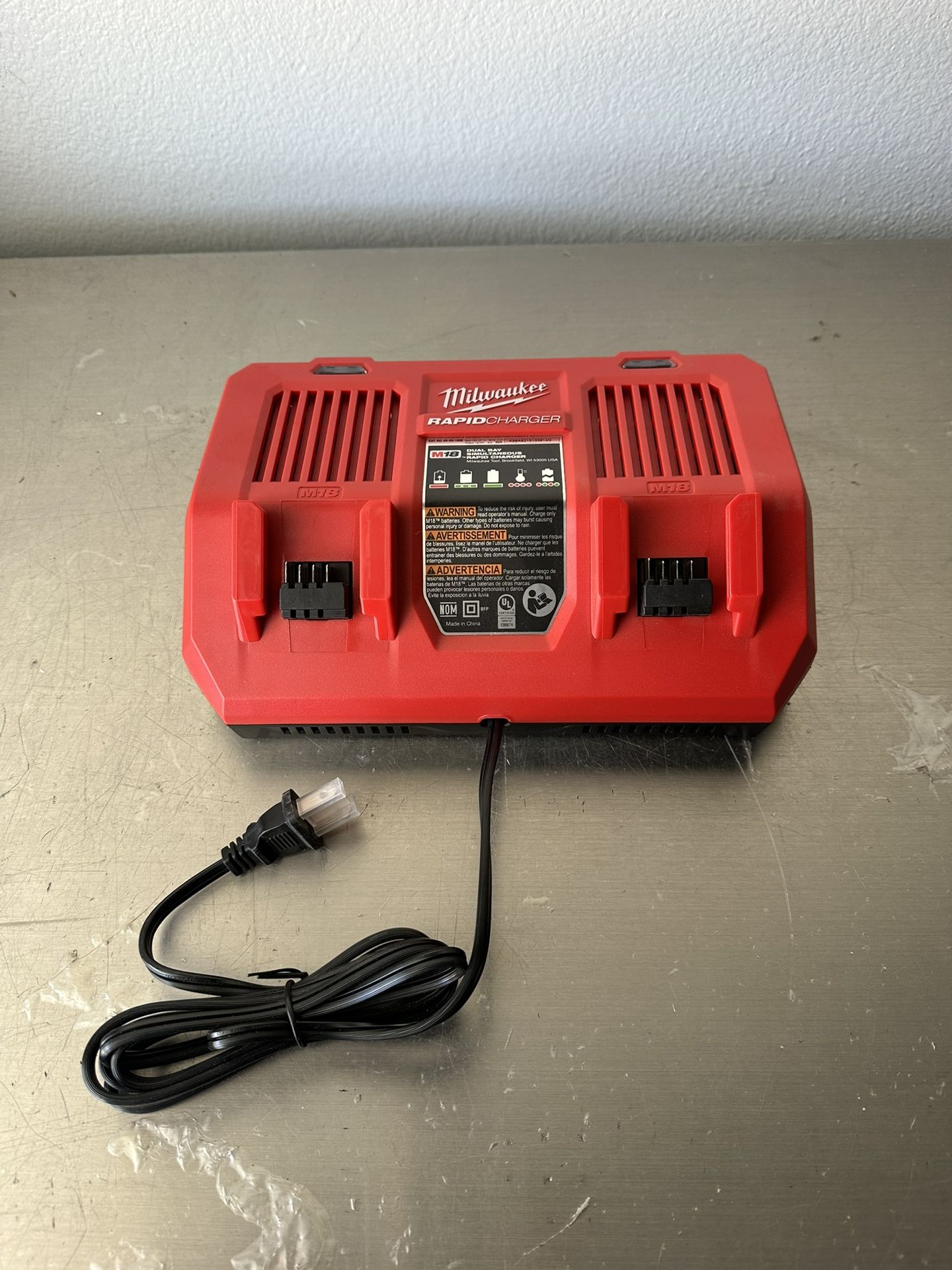 Milwaukee M18 Dual Rapid Charger 