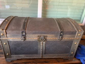 Vintage storage chest/ decor