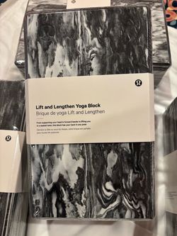 Lulu lemon lift and lengthen yoga block
