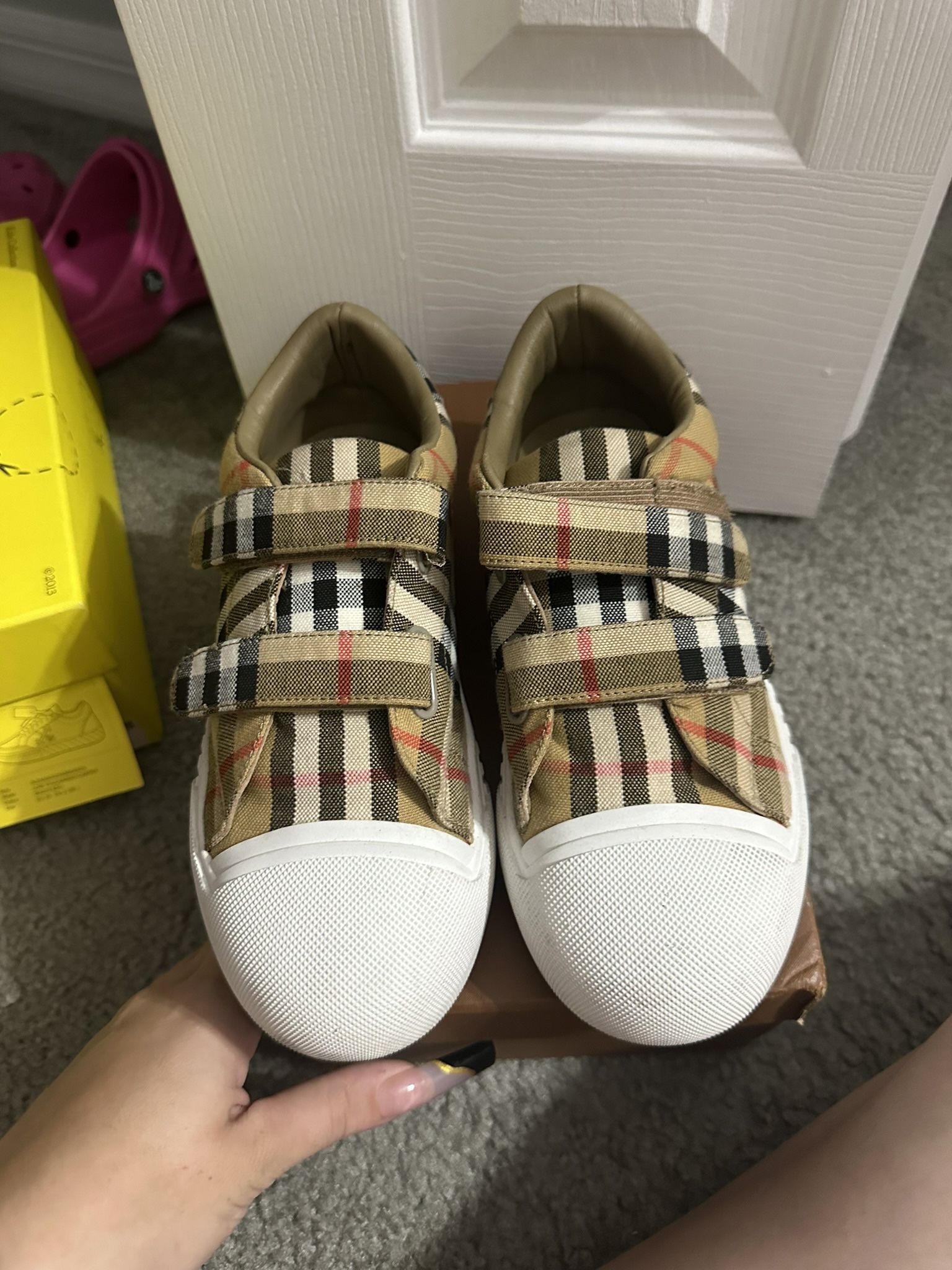 Kids’ Low Top Velcro Burberry sneakers 