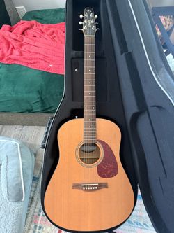 Seagull Acoustic Guitar with Hard Case & Capo