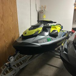 Jet skis For Sale With Trailer 