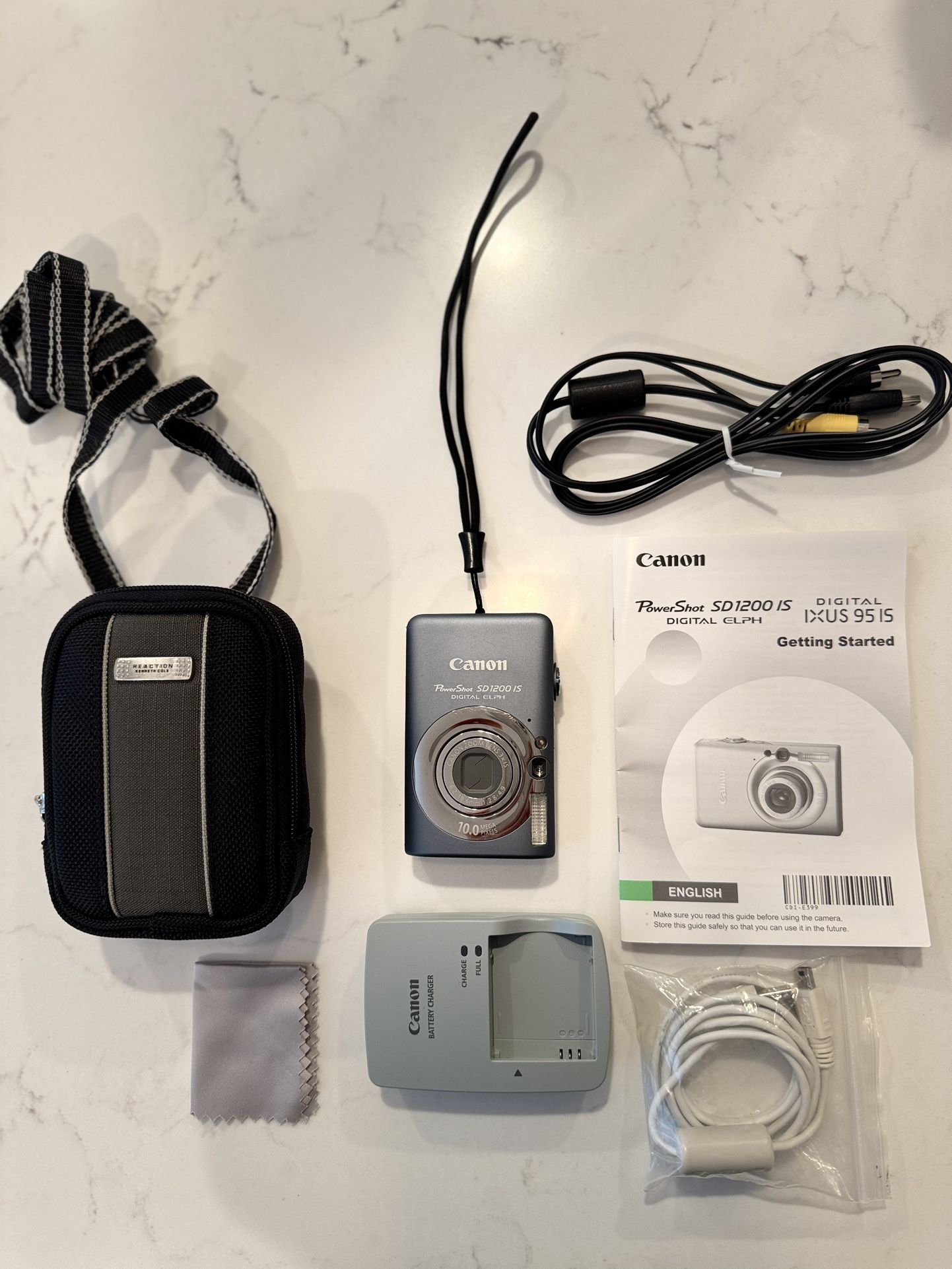 Canon PowerShot SD1200 IS Digital ELPH — Like New