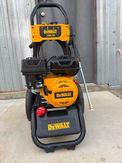 DeWalt 3400 PSI 2.5 Gpm Gas Pressure Washer