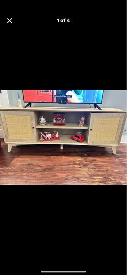 Tv console