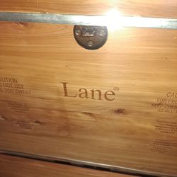 Lane Chest With Lock & Key 1.00.00