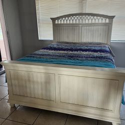 Queen Bed 