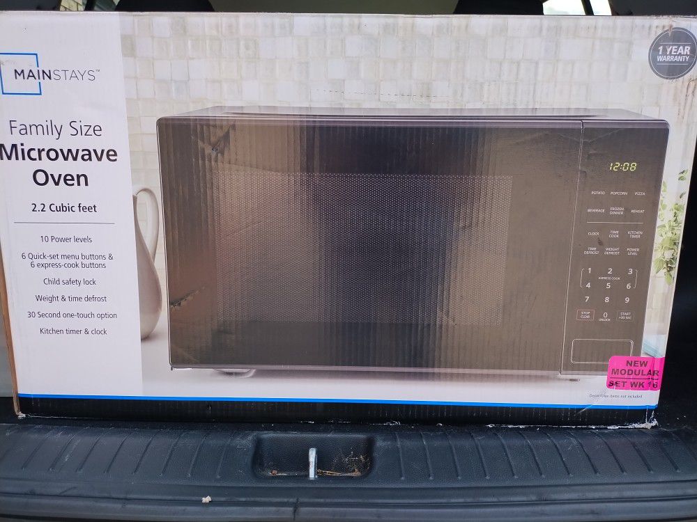 Mainstay 2.2 Cu Family Size Microwave Oven 