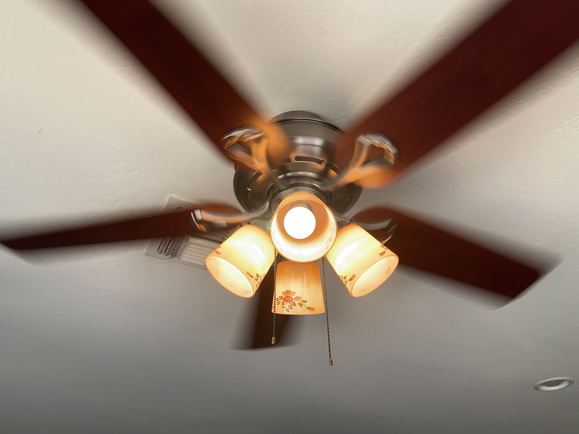 Hunter ceiling fan with 4 lights.