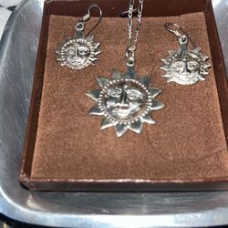 Silver Sol 🌞 Pendant With Earrings