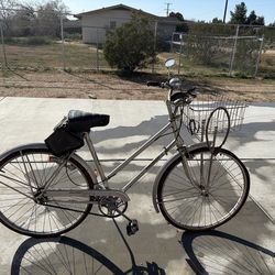 1970’s Woman’s Raleigh Sport Bicycle.