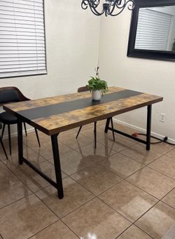 Dinner Table. New!
