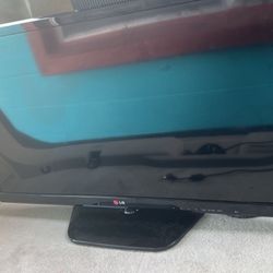 Two  Flate Screen Tv