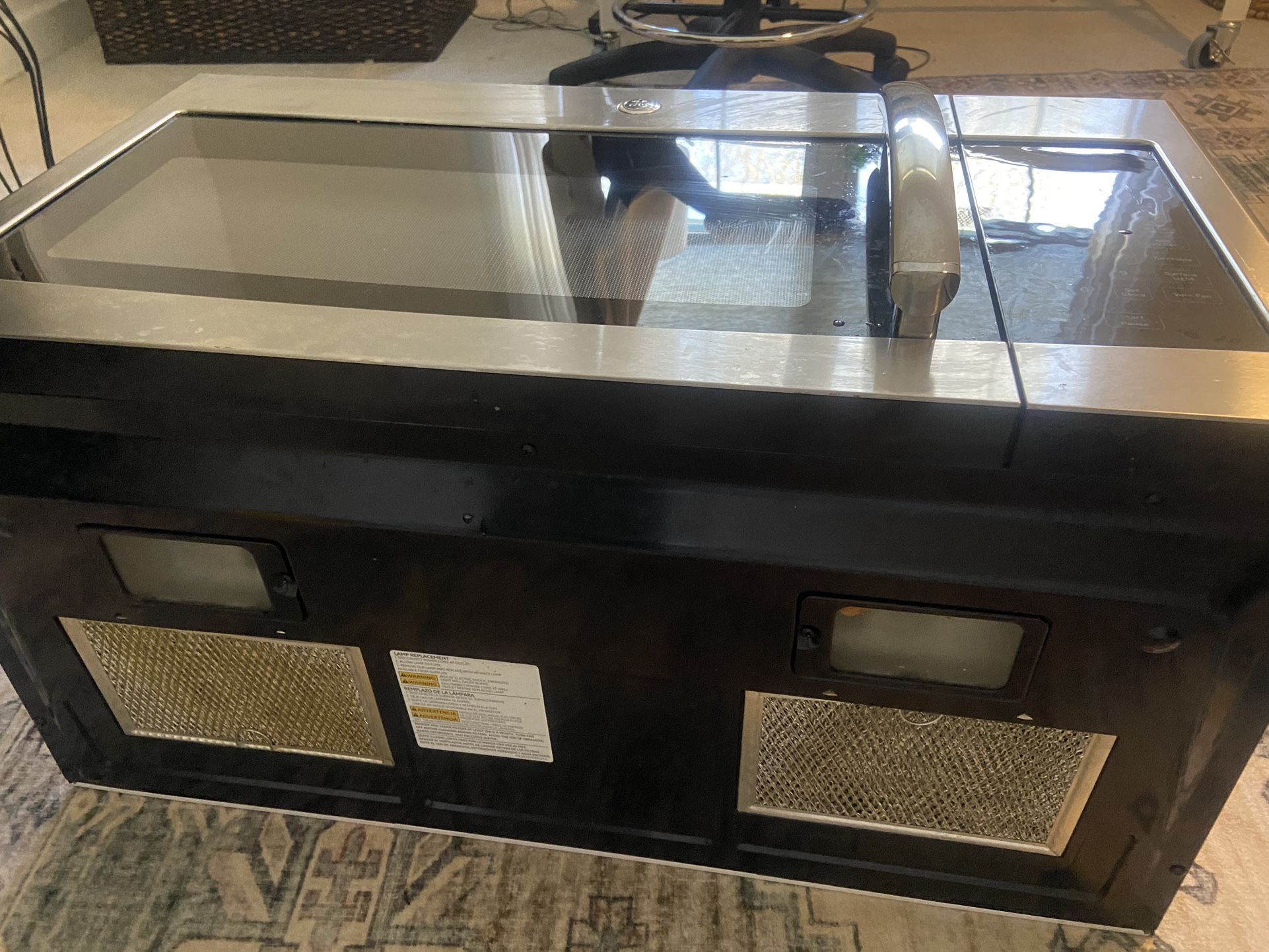 GE Under Cabinet Microwave 1.6 Cu