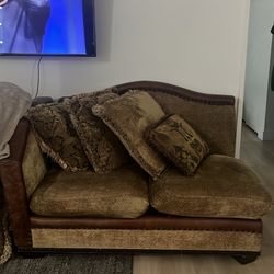 Small couch comes with two dressers