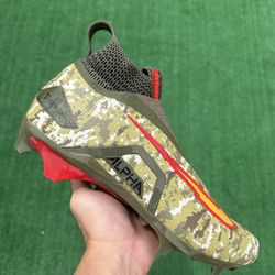 NIKE ALPHA MENACE ELITE 3 “TRAVIS KELCE” FOOTBALL CLEATS (Size 11, Men’s)