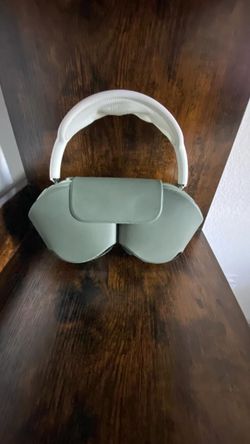 APPLE AIRPODS MAX NEED GONE ASAP