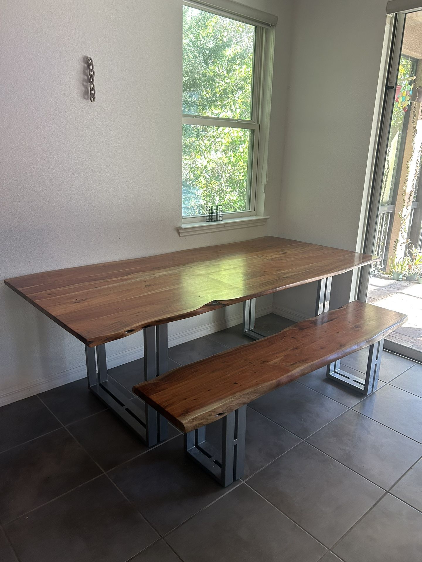 Real Wood Dinning Table With Bench
