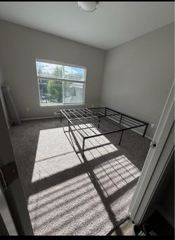 Black Metal Platform Bed Frame Queen