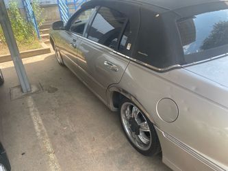 2000 Lincoln Town Car