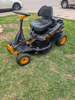 Still Available,Riding Mower/Lawnmower /Lawn Tractor