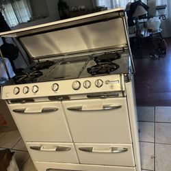 Okeefe&Merritt Stove