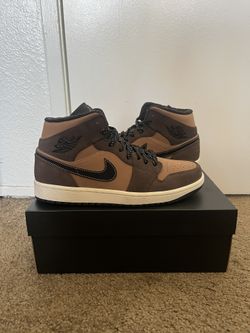 Jordan 1 Mids Dark Chocolate 
