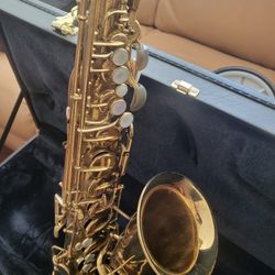 The BEUSCHER  TRUE TONE ALTO SAX 