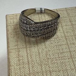 10K WHITE GOLD  RING WITH DIAMONDS, SIZE 9.5