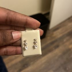 Heart diamond earrings